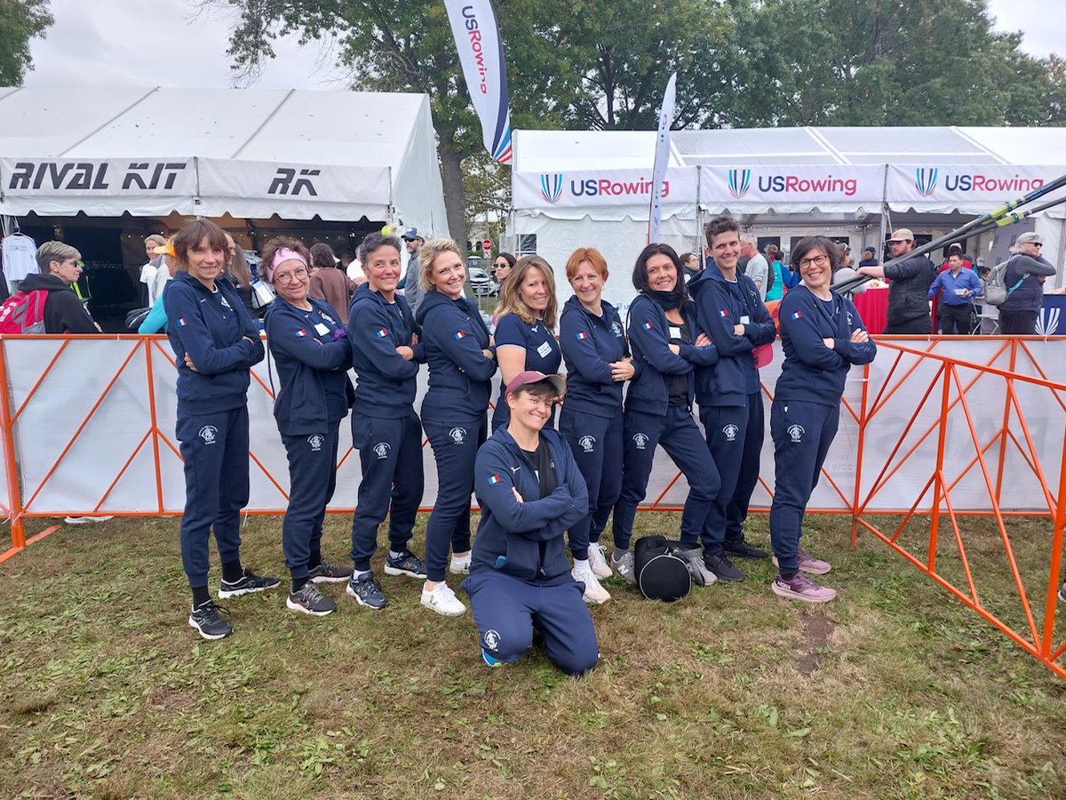 CercleAvironL's tweet photo. Un grand BRAVO aux rameuses de l'#avironsanté du @CercleAvironL  pour leur participation à la prestigieuse @HOCR à Boston et un grand MERCI à tous les partenaires de ce projet très ambitieux @Liguecancer69 @CpourL @GroupeSERFIM @villedelyon @usrowing https://t.co/k25WOlvdPZ