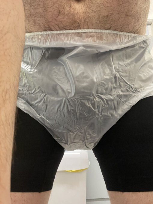 Nice 2,600meter swimming training session followed by a long detour 10mile walk sorry waddle home in