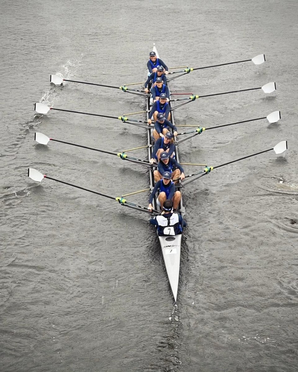CercleAvironL's tweet photo. Un grand BRAVO aux rameuses de l'#avironsanté du @CercleAvironL  pour leur participation à la prestigieuse @HOCR à Boston et un grand MERCI à tous les partenaires de ce projet très ambitieux @Liguecancer69 @CpourL @GroupeSERFIM @villedelyon @usrowing https://t.co/k25WOlvdPZ