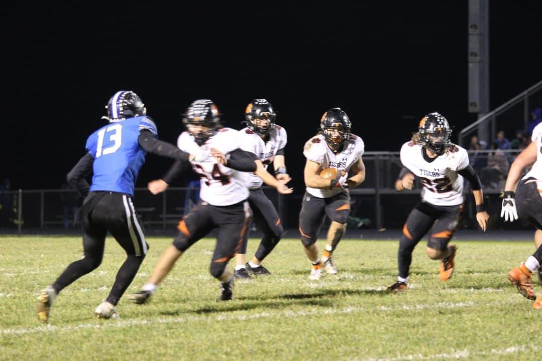 Lawrenceburg Tiger Football (@lburgfootball) on Twitter photo Sectional time! 🏈🐅🦴
4️⃣0️⃣-6️⃣ victory over previously undefeated Centerville
Offensive Report
3️⃣ <a href="/AhausLogan/">Logan Ahaus</a> 174 passing yards, 3 TDs
7️⃣ <a href="/teaganbennett_/">Teagan Bennett</a> 245 rushing yards, 2 TDs
1️⃣9️⃣ <a href="/hayden_saylor05/">Hayden Saylor</a> 118 yards receiving, 1 TD (1 TD rushing)
4️⃣2️⃣ <a href="/Jakegourley3/">Jake gourley</a> 2 receiving TDs Sectional time! 🏈🐅🦴
4️⃣0️⃣-6️⃣ victory over previously undefeated Centerville
Offensive Report
3️⃣ <a href="/AhausLogan/">Logan Ahaus</a> 174 passing yards, 3 TDs
7️⃣ <a href="/teaganbennett_/">Teagan Bennett</a> 245 rushing yards, 2 TDs
1️⃣9️⃣ <a href="/hayden_saylor05/">Hayden Saylor</a> 118 yards receiving, 1 TD (1 TD rushing)
4️⃣2️⃣ <a href="/Jakegourley3/">Jake gourley</a> 2 receiving TDs