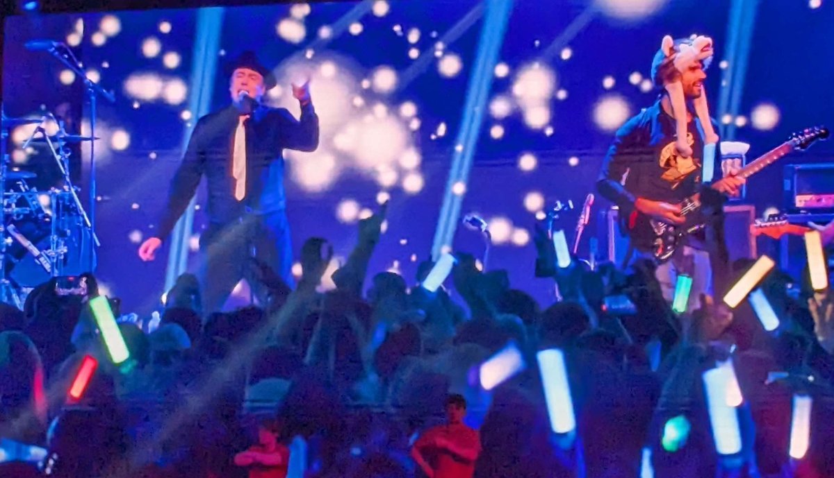 huskybythegeek's tweet image. It happened. I played A Long Fall with The Primals and @alex_moukala !!!!
Thank you so much, @SOKENsquareenix