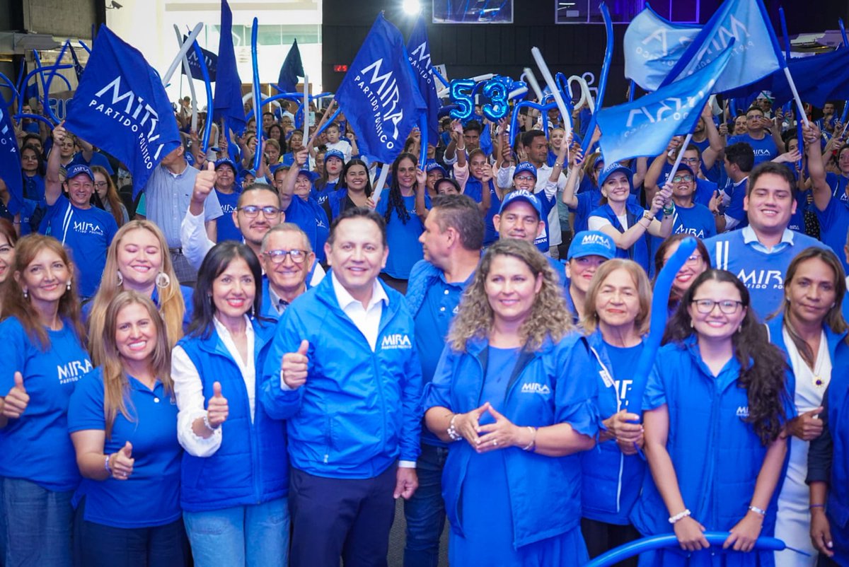 Virguez's tweet photo. 🗓️Último día de cierres de campaña! 🧢
Es un privilegio estar en Santander, celebrando el cumpleaños #23años del @PartidoMIRA y acompañando a los candidatos.🎉
Un despertar emocionante 💙 de los Miraístas por todos los municipios del departamento!
@Madiedo_MIRA https://t.co/Xev95kfyf6