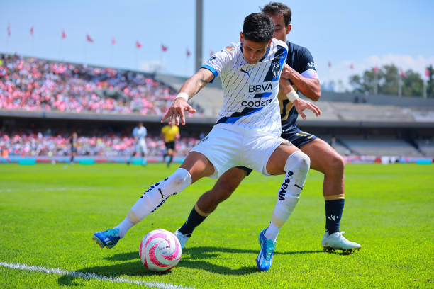 JaretPalmer's tweet photo. Dios perdona a todos los que han criticado a Maxi Meza y que no quieren que renueve.
Maxi Meza es el jugador que siempre da todo por el equipo y siempre pelea, hoy su sacrificio fue monumental jugando como carrilero y fue el que inicio toda la jugada del gol https://t.co/qnCy8slJ9k