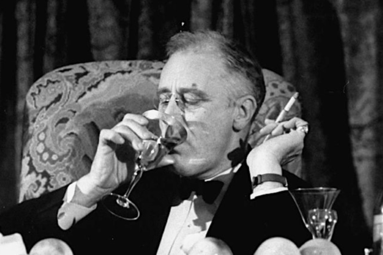 NycciNellis's tweet photo. Around here, we keep things busy…time to #MYC ~ @CityTavernClub Presidential & Political Cocktail Seminar ft. @philipgreene (11/1) + #PopFizzBar inaugural Ciderfest tasting (10/29) + #BeautyChampagneandSugarBoutique “Wine & Wax” snowboard clinic (11/4) ++
https://t.co/9BVdsDsCRg https://t.co/tiTBmqRSr8