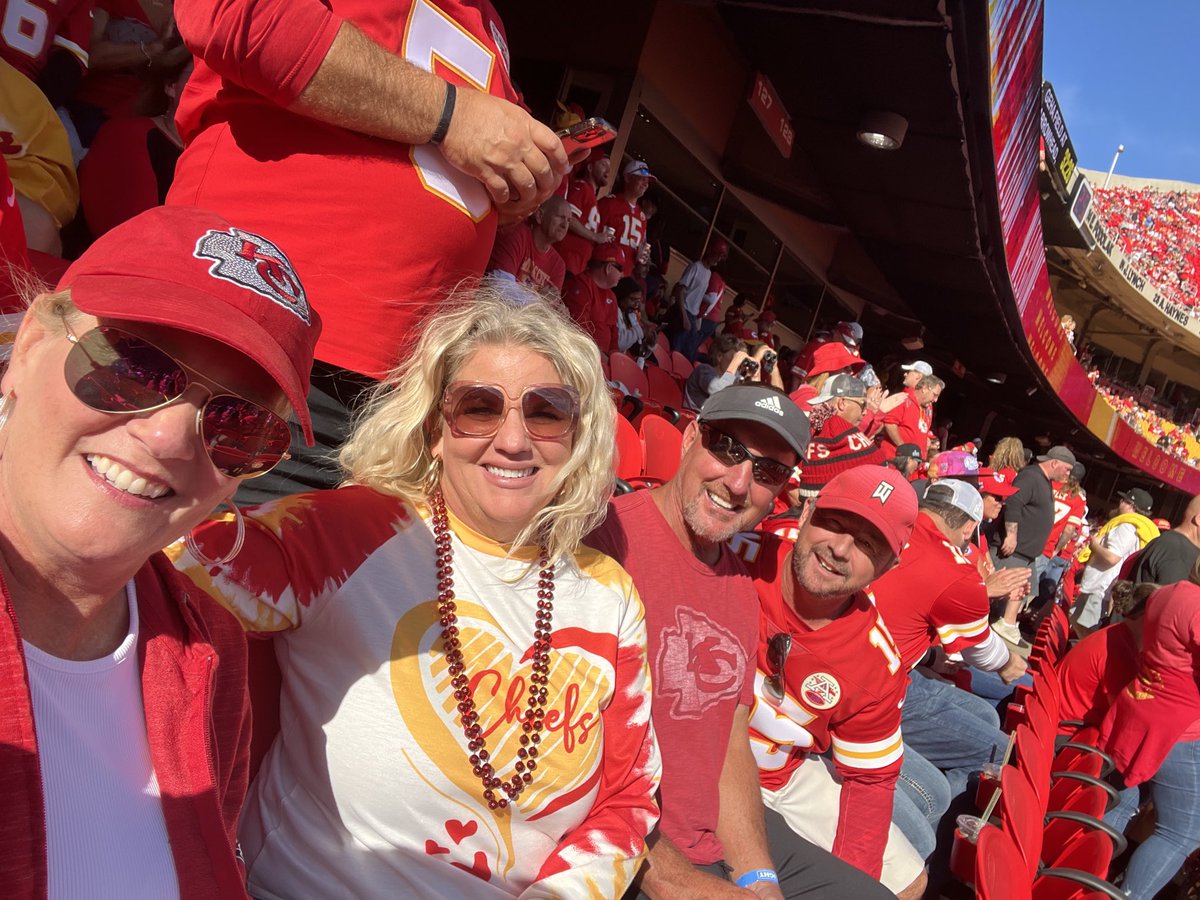 TamiFroehlich's tweet photo. Go Chiefs! #chiefskingdom https://t.co/YhQCxVPNGT