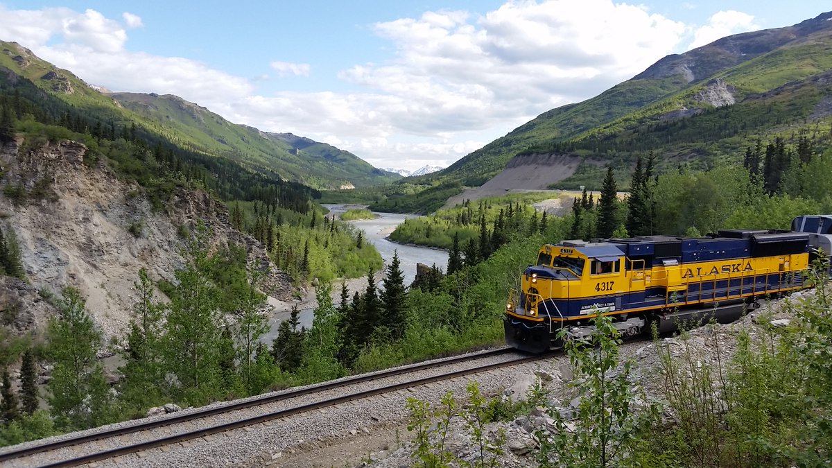 AKRR's tweet photo. Be #RailSmart and prioritize your safety around railroads. We ask that you stay off the tracks for your safety and for others! #RailroadSafety
Credit: Brandon Rathgeber https://t.co/3459rwmJ9j