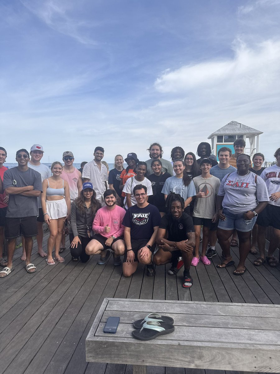 trapstarempire's tweet photo. "🌊✨ Participating in hosting today's #BeachCleanup to protect our coastal paradise! 🌴🚮 Let's leave no trash behind and preserve the beauty of our oceans. Together, we can make a positive impact! 💙💪 #CleanCoastlines #SaveOurSeas #CommunityAction" https://t.co/QE0g9evARJ