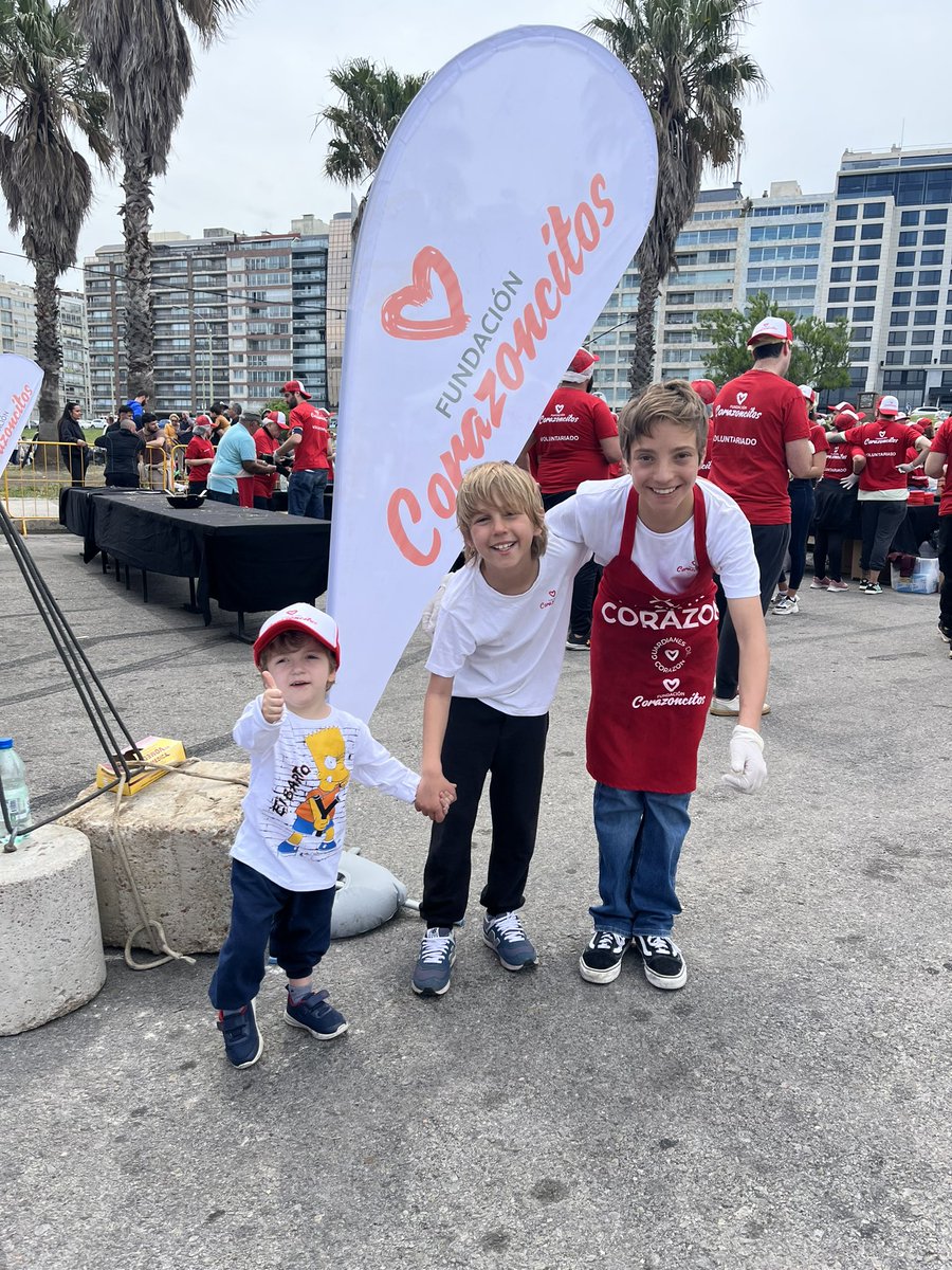 ♥️ 6 mil pociones de #MegaStrogonoff de <a href="/f_corazoncitos/">Fundación Corazoncitos</a>! Una vez más se llego a la meta 💪🏻.Gracias a todos los voluntarios, a los que colaboraron, a los que fueron a comprar y a los que cada día siguen haciendo crecer esto que un día fue un sueño ♥️. Y sobre todo, gracias a ellos