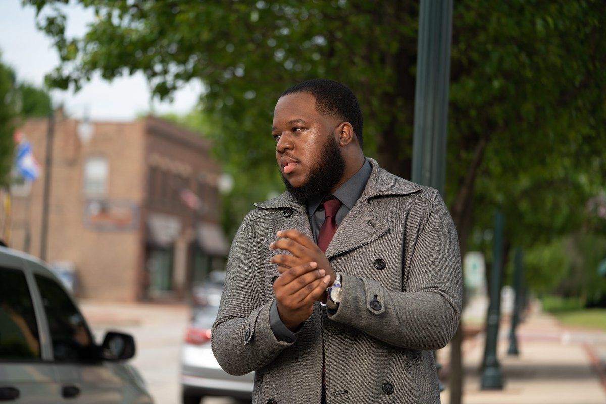 4RealTarver's tweet image. I’ve been feeling like a #ToastMaster for the last 24 hours and at this point I’m bout to #write a book! 😂 #cheers #toast #tothemoment #Gents #GentsGuides