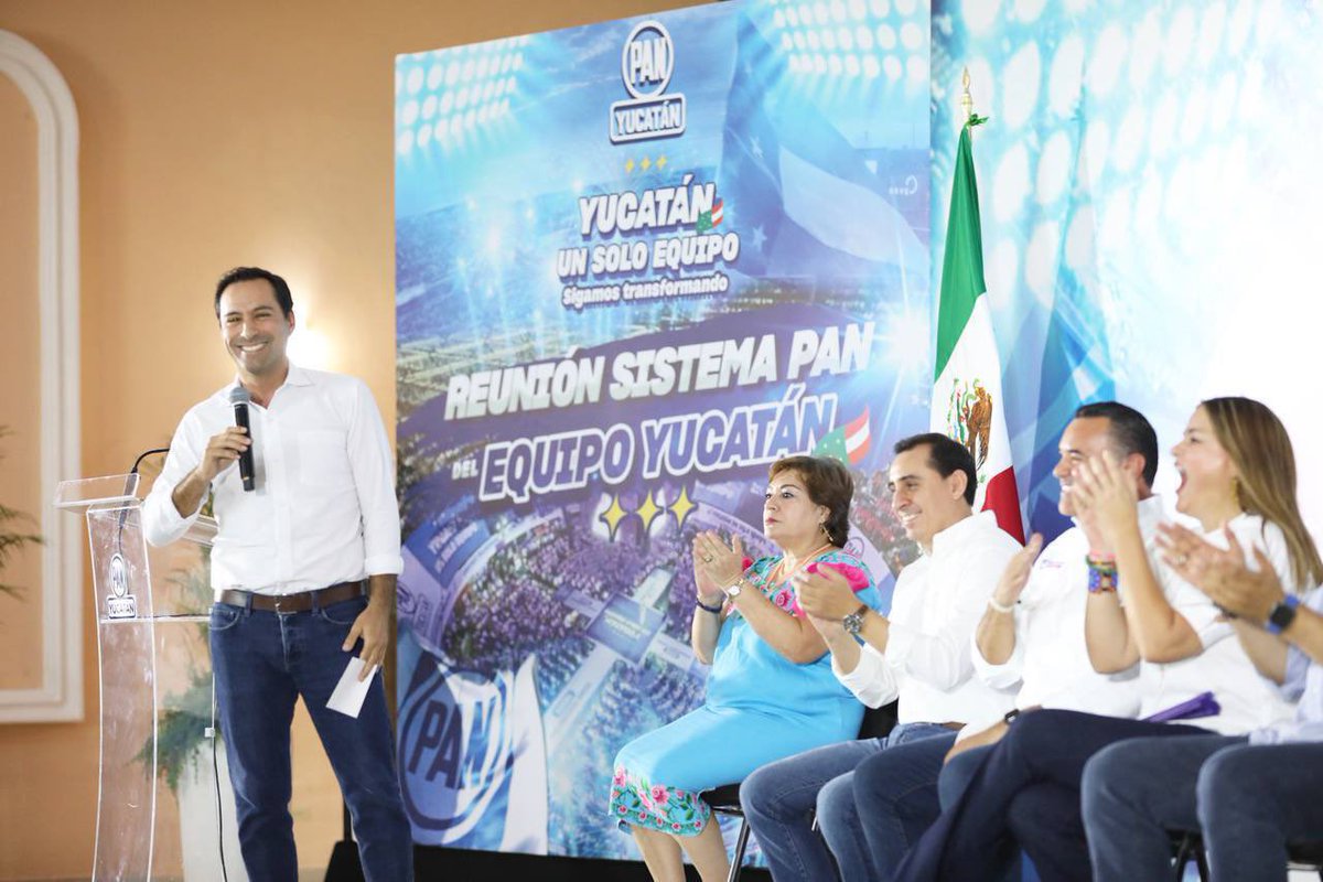 MauVila's tweet photo. Me dio mucho gusto reunirme con @RenanBarrera, @CeciliaPatronL, @AsisFC y todo el #EquipoYucatán del @PanYucatan, seguimos trabajando juntas y juntos para continuar con la transformación de nuestro estado en beneficio de todas las familias yucatecas. https://t.co/d6ndZEksmb