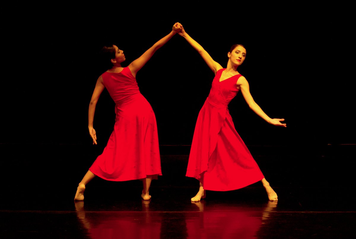 EDITORIAL URGENTE: (ÁLBUM) DANZA ROJA. ENSAYO FOTOGRÁFICO, de Juan Ordóñez 
© Danza roja
© Juan Ordóñez
Fotografías: Juan Ordóñez
Diseño y montaje electrónico: José Javier León
Portada: Ana Núñez
Depósito Legal: ZU2023000314
ISBN:     978-980-18-3829-6
editorialurgente.blogspot.com/2023/10/album-…