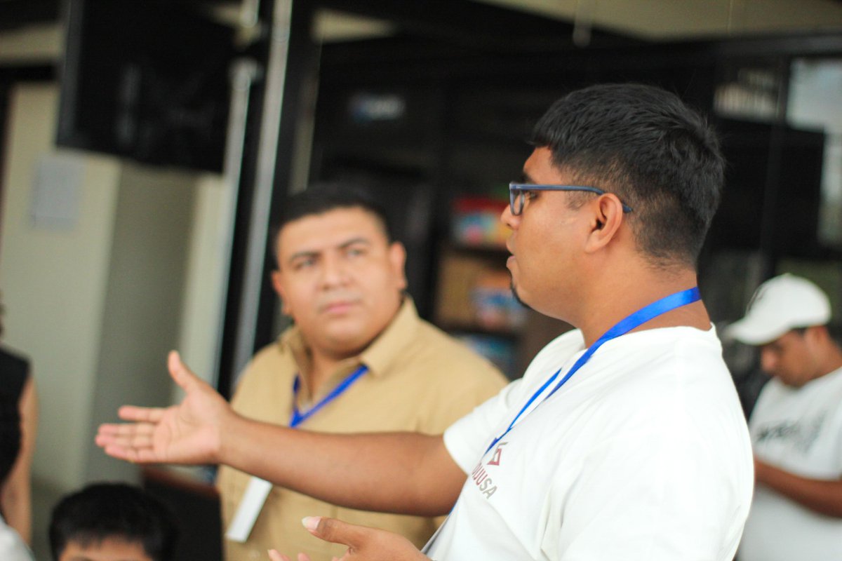 TejidoSocialSv's tweet photo. 🤝🧒 | La organización “Care Project”, en colaboración con nuestro equipo de la dirección, dio inicio a la implementación del proyecto #Sanarte en el CUBO San José de Soyapango.
Se llevarán a cabo cuatro talleres en los que participarán 25 jóvenes de comités juveniles de Ilopango y Soyapango.
#TejidoSocial | #Soyapango | #ElSalvador