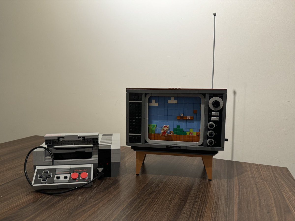 nelevanbeveren's tweet image. Af! En dan nu morgen Mario uit de kinderkamer halen zodat we de extra features kunnen testen 😊 #legofun @LEGO_Group