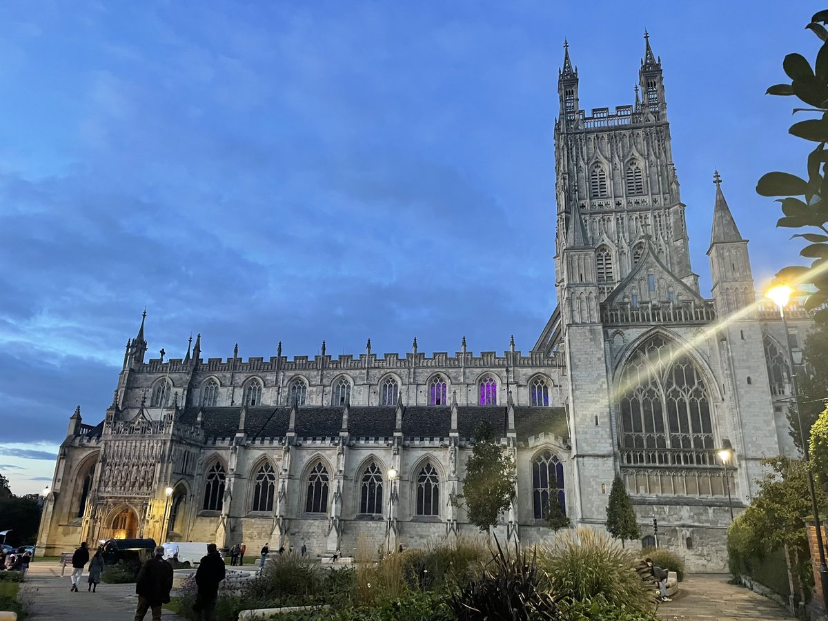 lovebirdmakeup's tweet photo. โจโ๏ธ A magical evening that gave me goosebumps it was so beautiful ๐ฅน
Thank you our beautiful @GlosCathedral and @luxmuralis ๐๐ป #gloucestercathedral #luxmuralis #churchesofengland #englishcathedrals #visitgloucester https://t.co/b9xhhwbn6E
