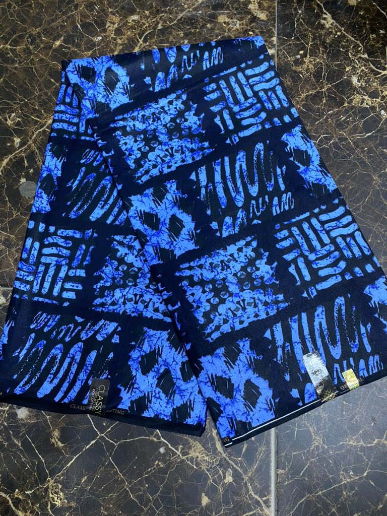 SY_shop237's tweet photo. 💙🩵✨ A vous la créativité, à nous le tissu parfait qui ira avec 🪡

🪡 bleu intense  
🪡coton 💯 %
🪡 6 Yards 
💶 13.000Fcfa 
🇨🇲whatsapp me 692336273
📦 Expédition partout au Cameroun et en Belgique 🛒 https://t.co/hHTAOk2SHE