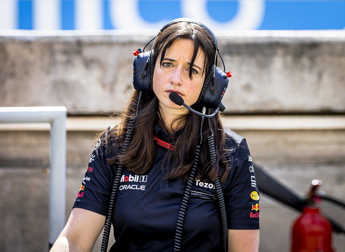 This is a Hannah Schmitz appreciation tweet.

#F1 #USGP