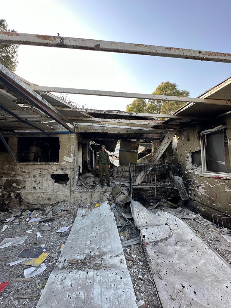 Te pido ayuda. No lo permitas! No permitas la negación de la masacre del 7/10 que está haciendo parte del mundo. Es insólito, es el mismo mecanismo que usan los negadores del holocausto! No permitas que la prensa repita las mentiras del #Hamas como si hubisese un "versión