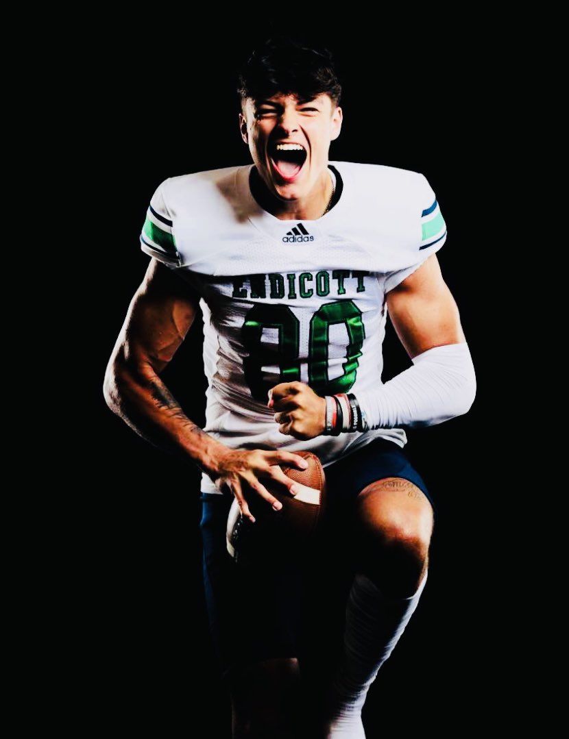 Happy National Tight Ends Day! Always a Great Day to be a Gull! <a href="/NickStinz22/">Nick Stinson</a> 
🏖️🐦☀️🏈 #BeachBall