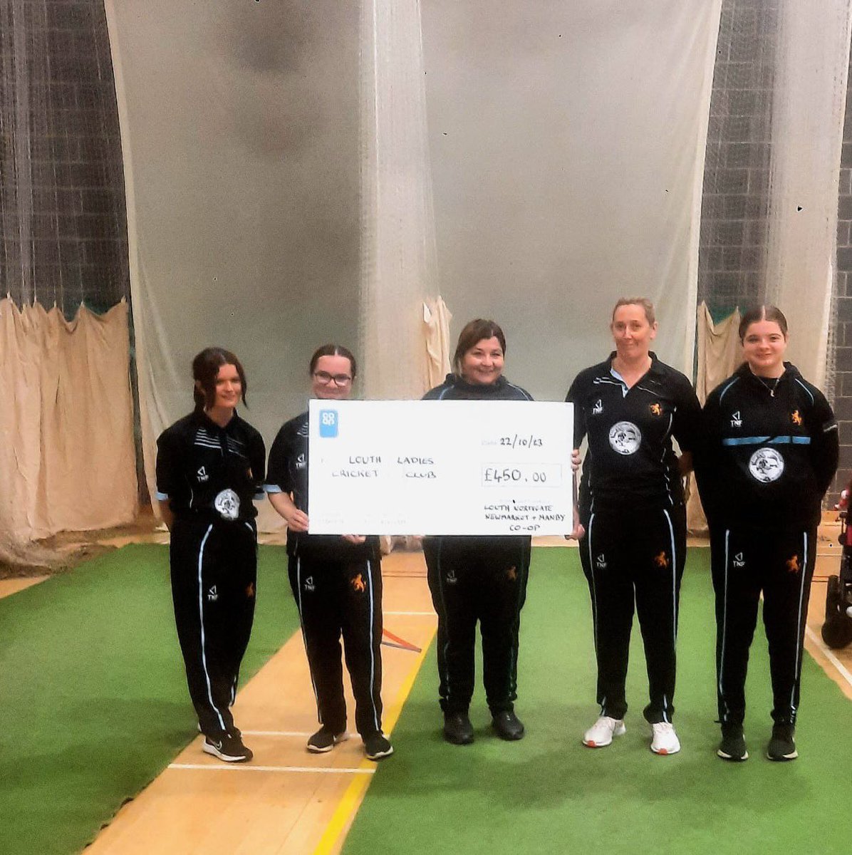 chillibean2018's tweet photo. I'm a very proud captain of this wonderful ladies & girls cricket team. This is just one cheque we've been kindly awarded & given today by the Northgate Coop Community Fund in Louth. #LLCC #Coop #TheCooperative A Massive thank you from us all! 🏏 https://t.co/ZifA0L5bop