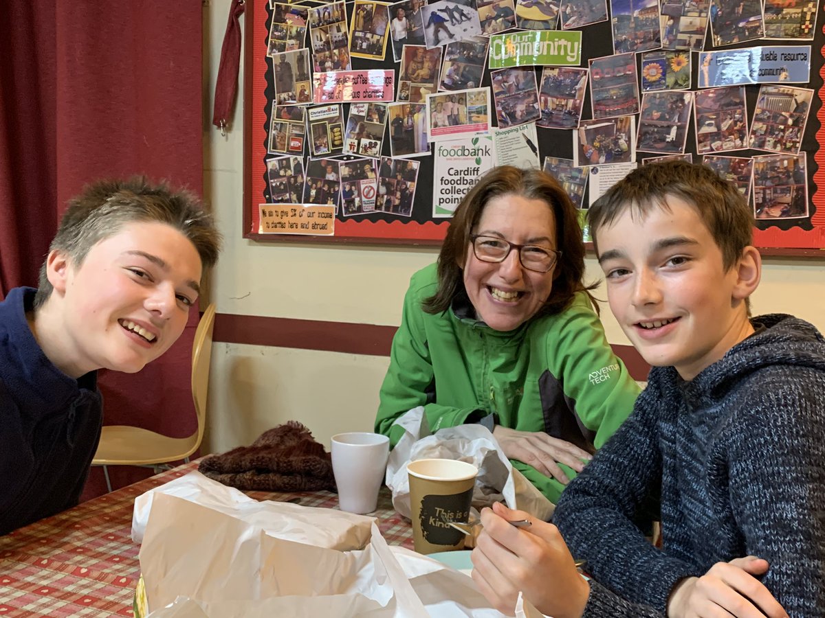 StSaviourCF24's tweet photo. What a lovely way to spend the evening!
#OMG #Worship #ChippySupper
@SouthCardiffMA 
Looking forward to the next time already!!! https://t.co/DD9EGC8Lw9