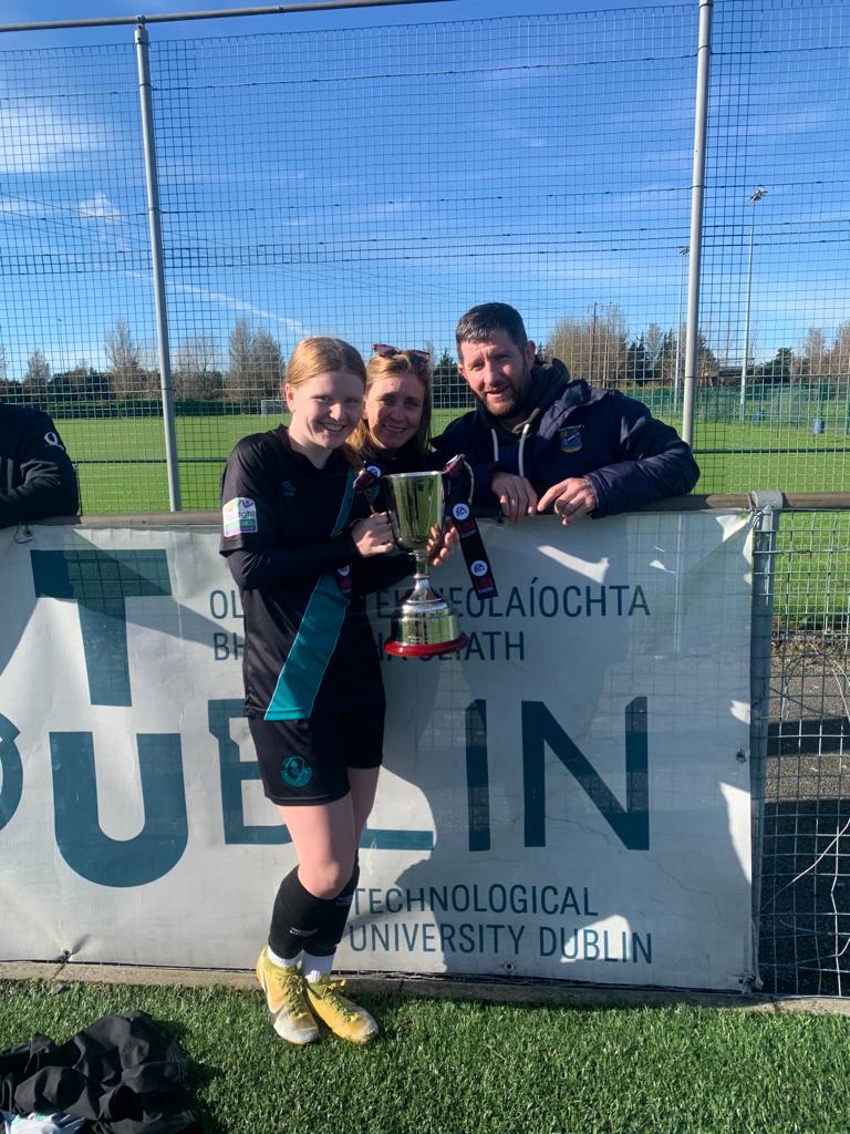 MaeveJonesGall1's tweet photo. So proud of this lady and her amazing team and management! 
A blinder of a season at @SRFCAcademy 
Thank you @wayne_ashbrook and @BarryScullion and Sarah for steering, mentoring, and encouraging (helping and minding) these girls into a well deserved result ⚽🏆⚽🏆☘️☘️ https://t.co/a1zD41bKgN