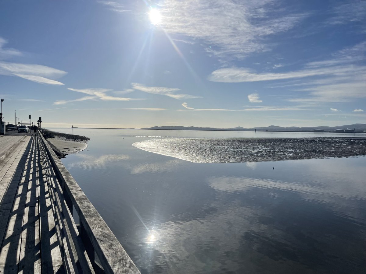 Ninolawlor's tweet photo. What a beautiful day #clontarf #SundayFunday https://t.co/SNal1WevPL