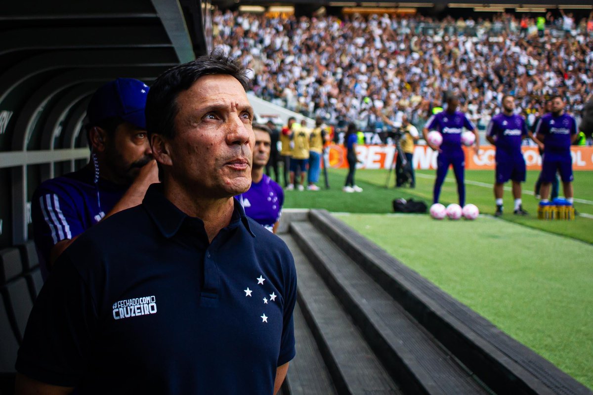 Brasileirao's tweet photo. A imagem do @Cruzeiro resplandece!

📸 Fernando Moreno/ Agif/Gazeta Press https://t.co/lHAM5FUCJp
