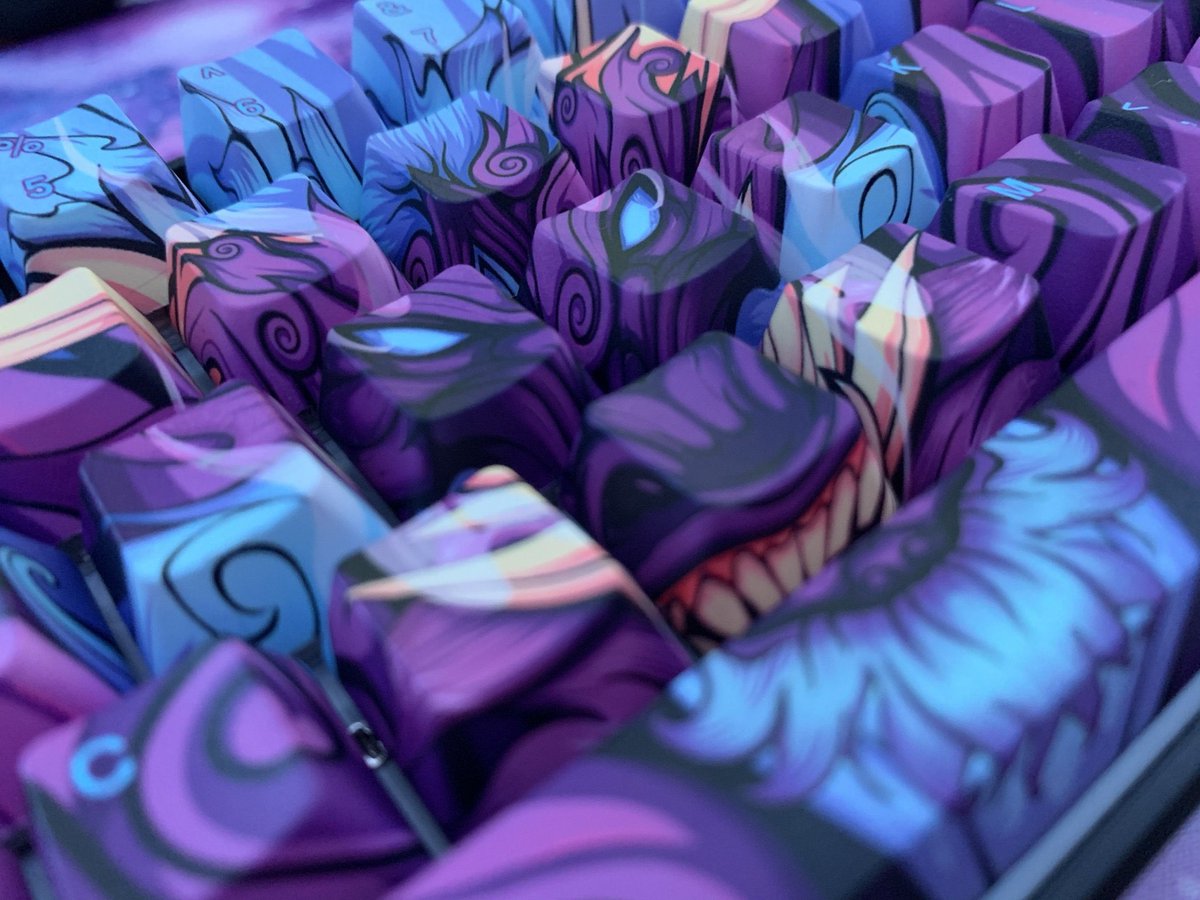 AlpheriorKeys's tweet image. 🔮#GIVEAWAY!🔮
Hey Gamers!! We're Giving Away our Popular Purple Oni Dragon Keycap Set! (With or Without Text) 

To join:
-Repost and Like
-Follow us 
-Comment a GIF🔥

Winner randomly drawn this Tuesday! Good Luck Everyone😈💜