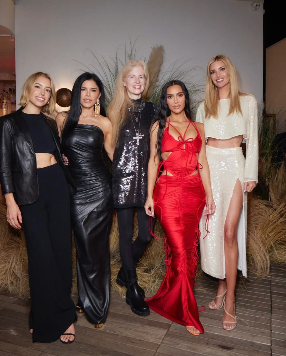 Kim Kardashian tweet media