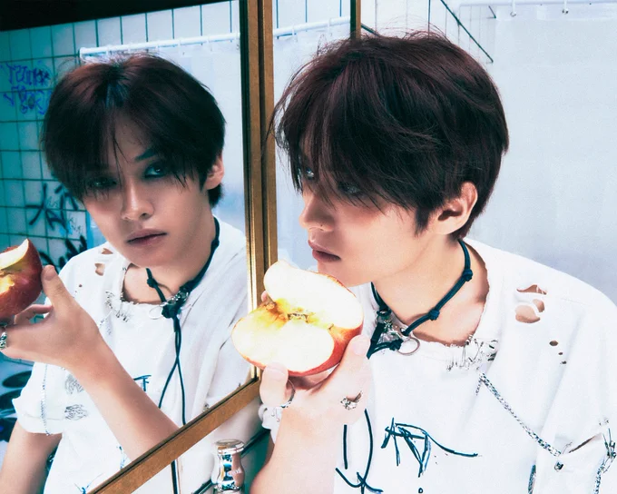 I am in love with this comeback's pictures I think...