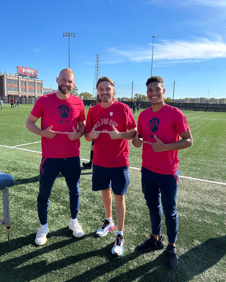 Lutz Pfannenstiel (@1_lpfannenstiel) on Twitter photo This picture says more about my club then a 1000 words!
<a href="/MLS/">Major League Soccer</a> strikers Klauss & <a href="/Nicholas_gioacc/">Nicholas Gioacchini</a> joining me to watch our <a href="/STLCITYAcademy/">St. Louis CITY SC Academy</a> teams against <a href="/shattuckstmarys/">Shattuck-St. Mary's</a>
Let’s go <a href="/stlCITYsc/">St Louis CITY SC</a> 💪
#stlCITYsc #stl #stlouis #mls #mlsnext #soccer #football This picture says more about my club then a 1000 words!
<a href="/MLS/">Major League Soccer</a> strikers Klauss & <a href="/Nicholas_gioacc/">Nicholas Gioacchini</a> joining me to watch our <a href="/STLCITYAcademy/">St. Louis CITY SC Academy</a> teams against <a href="/shattuckstmarys/">Shattuck-St. Mary's</a>
Let’s go <a href="/stlCITYsc/">St Louis CITY SC</a> 💪
#stlCITYsc #stl #stlouis #mls #mlsnext #soccer #football