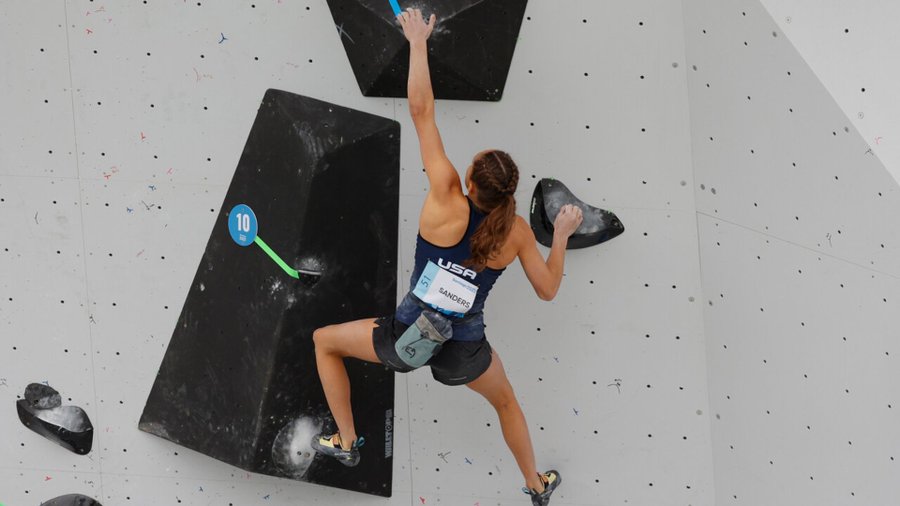 Brooke Raboutou junto su compratiota (USA) Natalia Grossmann lograron los mejores puntajes para instalarse en final del próximo martes.