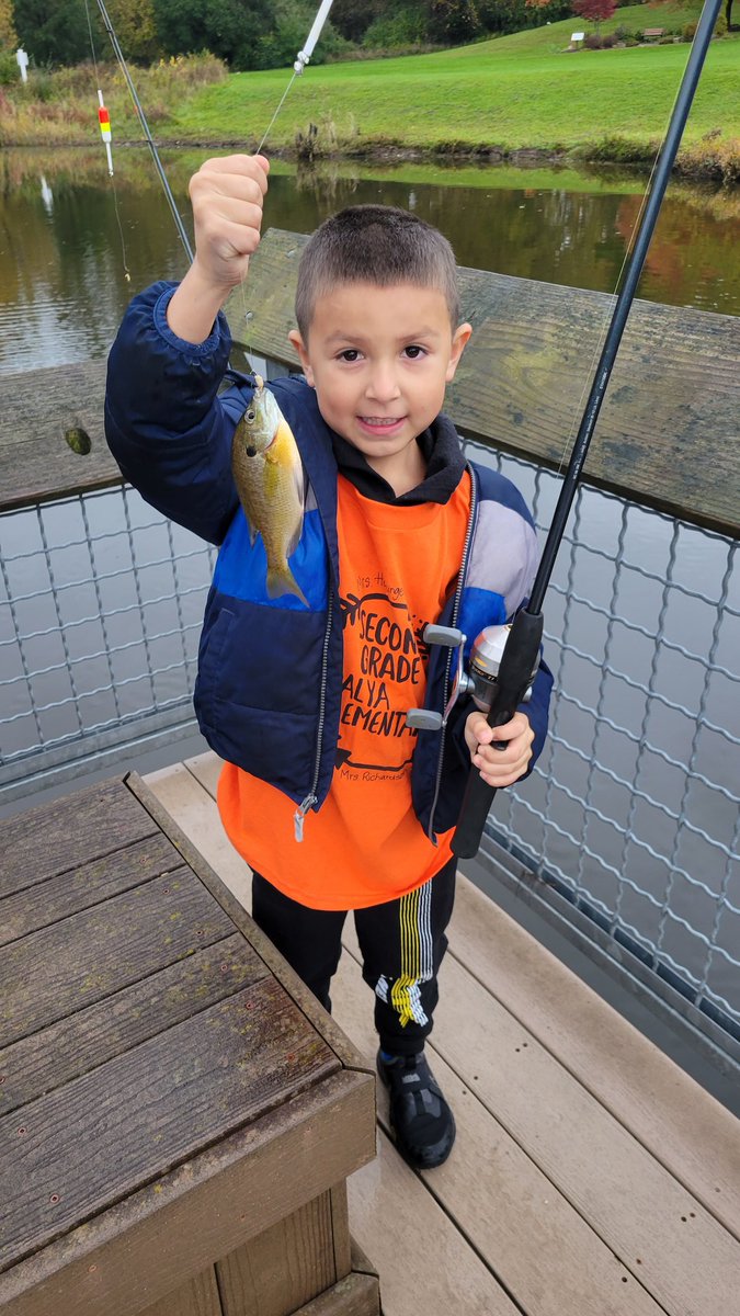 projectfish's tweet image. Had about 90, 7 year olds, out at the Meridian Township pond and avery rainy day, no dampened spirits ... check out the fun.