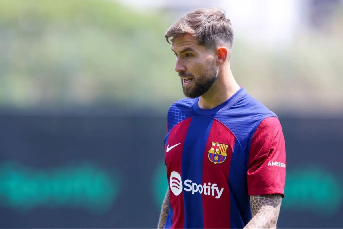 Iñigo Martinez: "Marc Guiu has been training with us since the start of the season. He deserved this and we're very happy for him."