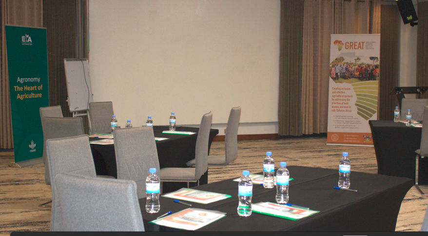 GREATAgResearch's tweet photo. All is set for the training course on delivering gender- and youth-responsive agronomy solutions. Organised by @ScalingAgronomy and @GREATAgResearch to trigger discussions on #gender, #youth and foster subsequent integration in Use Case work
#GenderinAgronomy
#GREATgenderAg https://t.co/Dn42i71Q6E