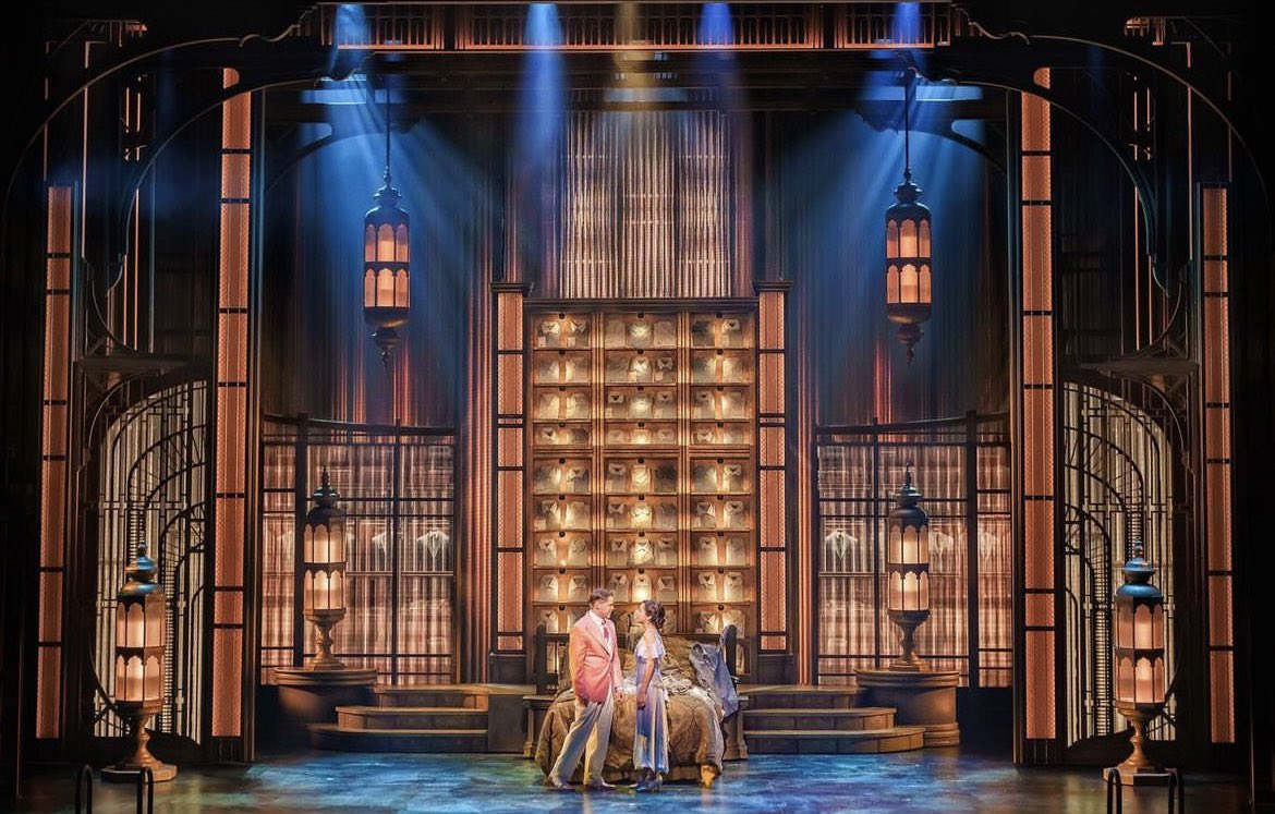 jeremyjordancom's tweet photo. From @corypattak: “We spent the last 10 months designing the most thrilling version of The Great Gatsby we could think of.” Read the rest of Cory’s message through his Instagram. #JeremyJordan #JeremyMJordan #JayGatsby #EvaNoblezada #DaisyBuchanan https://t.co/VwCsTGD1Cl https://t.co/yu7olz1wMI