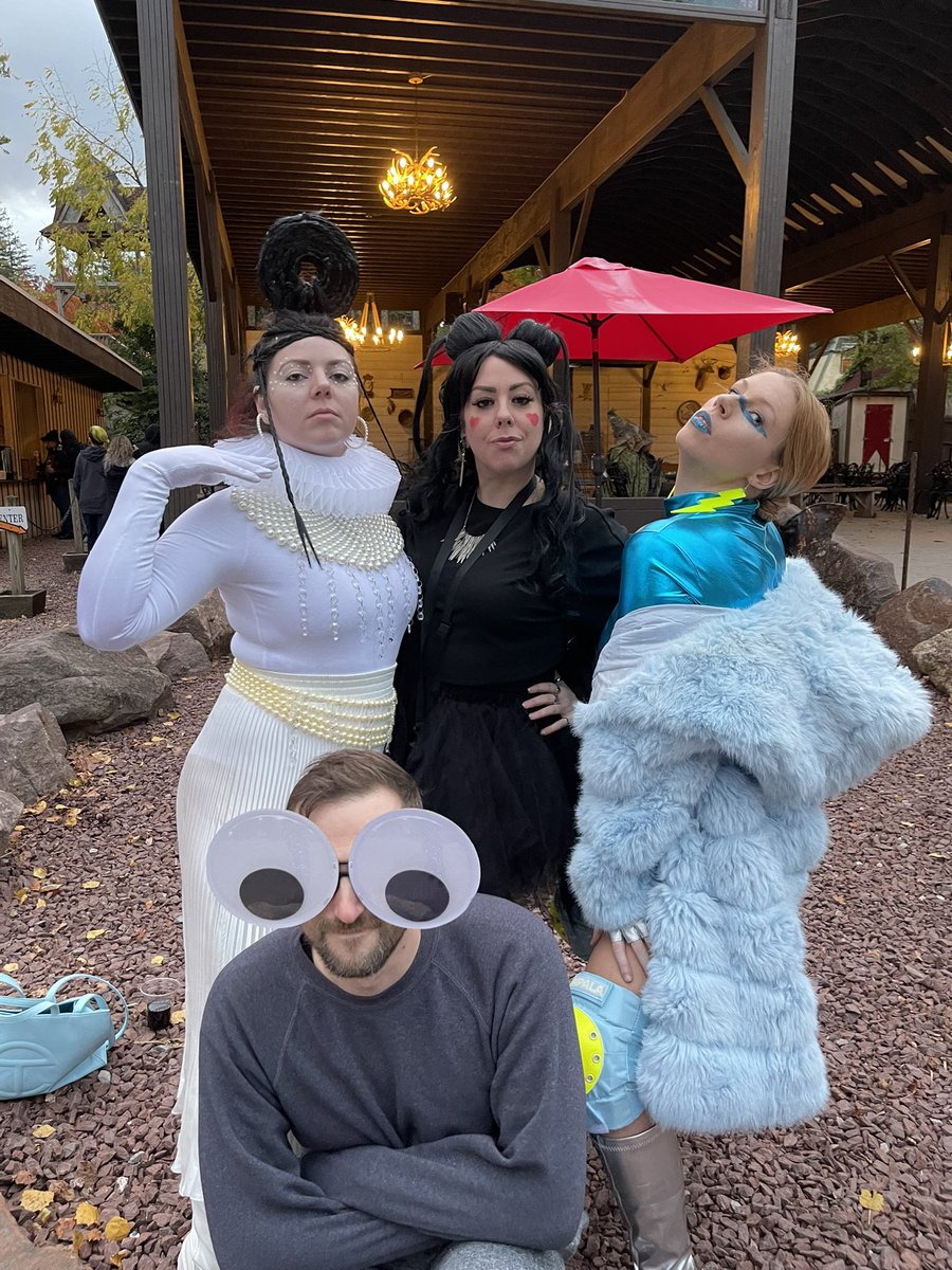 LizTheWicked's tweet photo. 👑♥️⚡️🪨
#everythingeverywhereallatonce https://t.co/LlQdzwfZOa