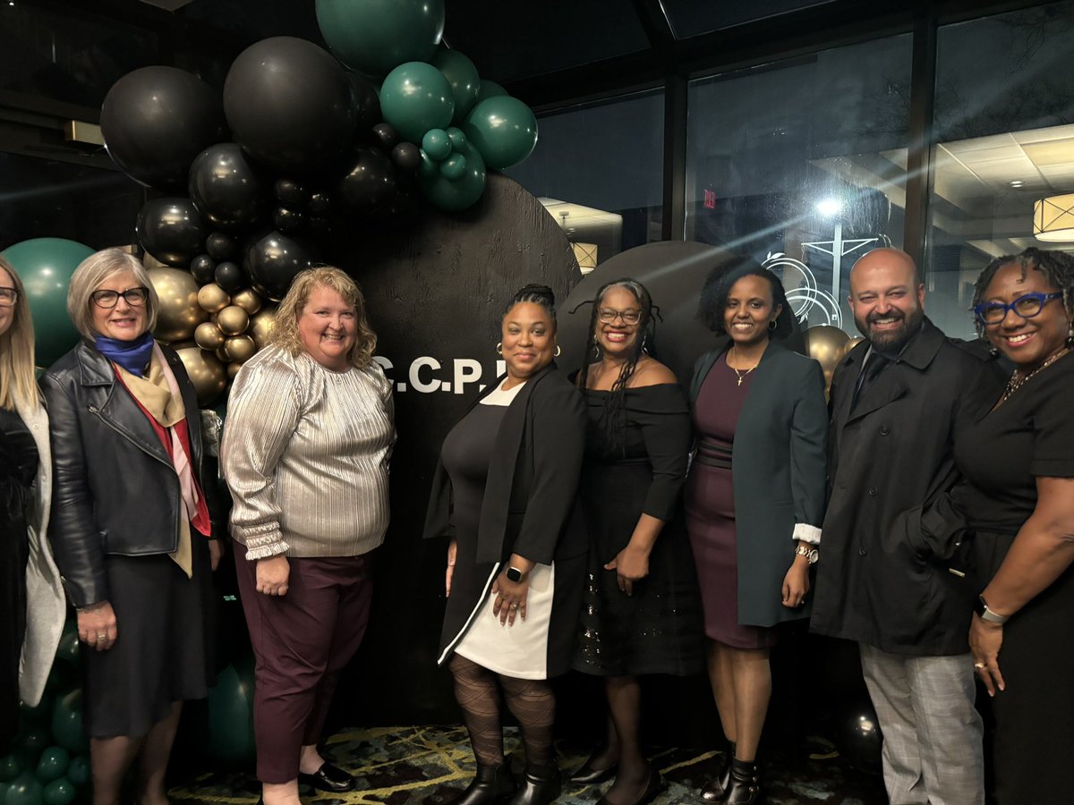 Celebrating HWDSB Black student graduates-always defined by excellence! THANK YOU to the staff who supported these ACCPI Scholarship winners #accpi2023 🙌🏾<a href="/Director_HWDSB/">Sheryl Robinson Petrazzini</a> <a href="/gradcoachhwdsb/">Grad Coach - HWDSB</a> <a href="/Sherwood_HWDSB/">Sherwood Secondary</a> <a href="/MacNab_HWDSB/">Sir Allan MacNab</a> <a href="/Henderson_HWDSB/">Nora Frances Henderson Secondary</a> <a href="/SaltfleetHWDSB/">Saltfleet Secondary</a> <a href="/Westmount_HWDSB/">Westmount Secondary</a> @AncasterHWDSB