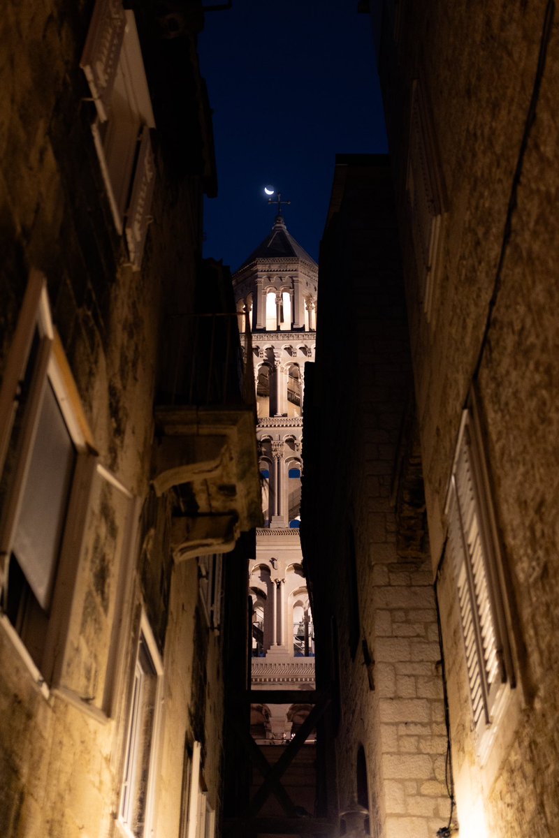 CopenhaverPhoto's tweet photo. Saint Domnius Bell Tower
Split, Croatia

Prints: https://t.co/iKLVJRZmnL

#Croatia #RomanEmpire #photography #travelphotography #splitcroatia https://t.co/0GxTg2K04f