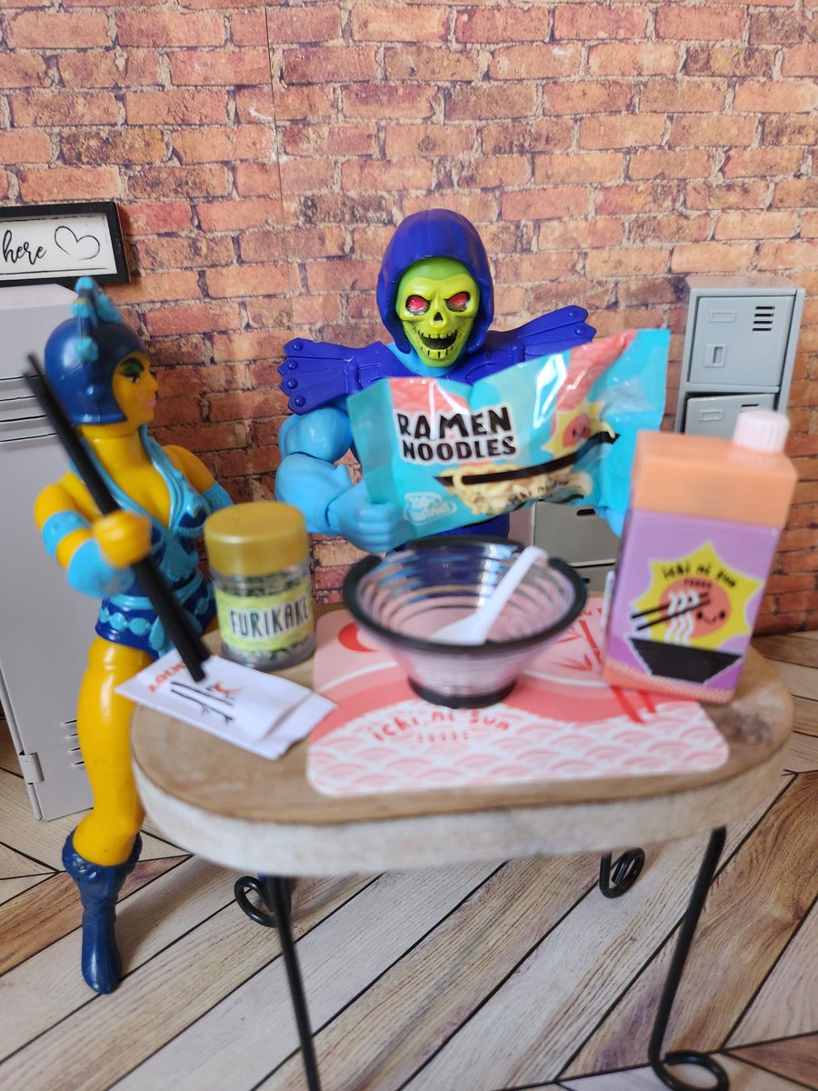 Ok ok Evelyn lets make some delicious Ramen 😋 😜 🤪 🤗 💀 #skeletor #Evelyn #mastersoftheuniverse #motu #motucollector #heman #Ramen #cooking #food #Foodie #foodlover