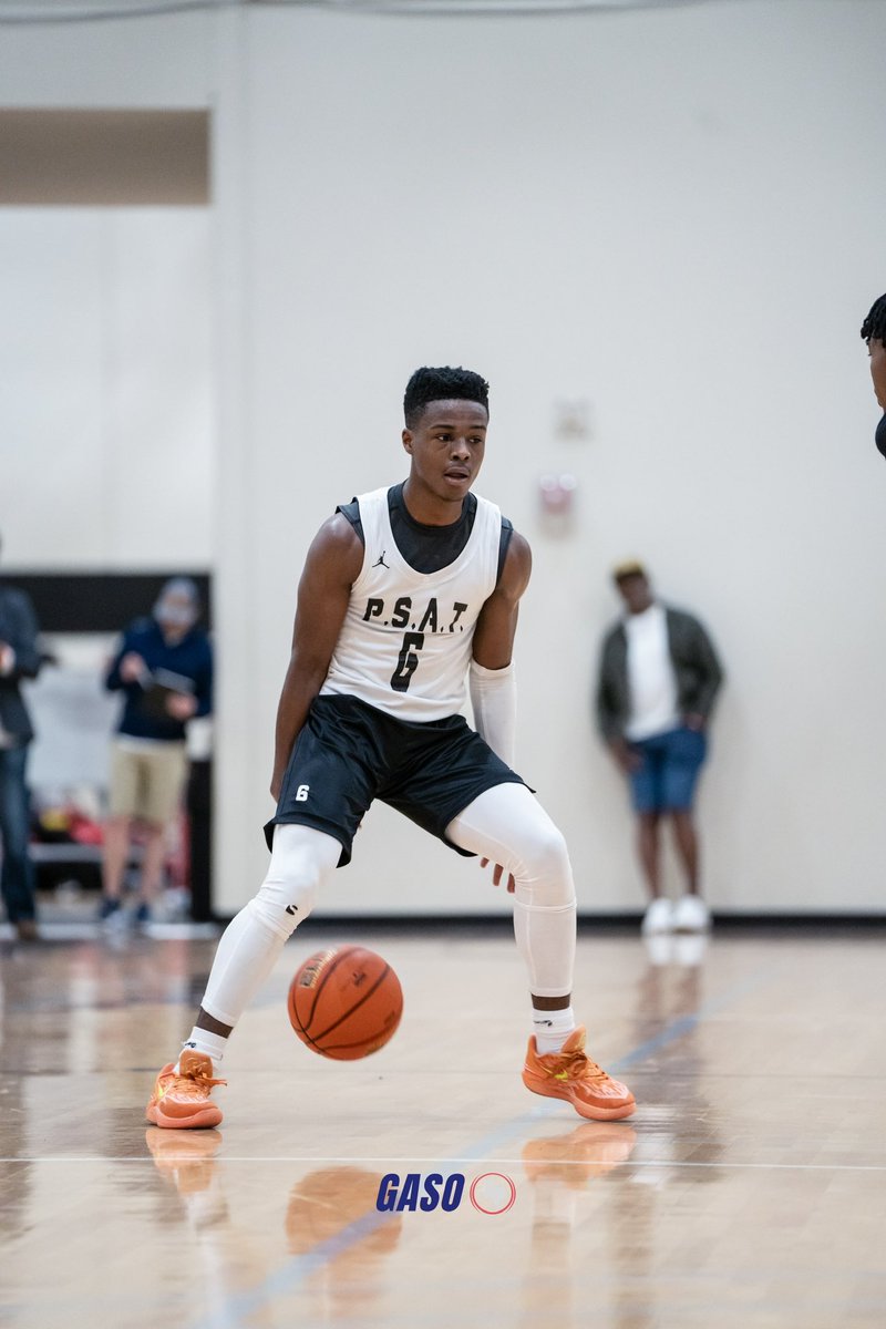 GASOLyndon's tweet photo. #GASO | Juco/Prep Jamboree 🏀

📍@SwacAthletic 

Running thoughts 💭 

@Mike_Solaja15 - @PSATAcademy 📸

Runs the show on offense with plenty of tricks in his bag. Very shifty getting downhill and was hitting teammates with precise passes. Showed some above the rim ability as well

@SireMauvais - Tribulations Prep 📸

Extremely bouncy & physical around the rim. Offensive board machine that runs the floor and produces.

@Alexande1Aeneas - @Pace_Hoops 

Lefty with a ton of intangibles that guards multiple positions. Hits the glass and showed a scoring threat on the drive and the perimeter.

@DarkaunKing - @TACA_Basketball 📸

Continues to show his polish on the offensive side of the ball. Great footwork & ability to create leverage, instinctive finisher.

@LanceWilliamss - @iSchoolbball 

2026 that has a real chance. Uses his length very well to create turnovers, and has a soft touch as a scorer.

@rakenvargas55 - @EOPHoops 

Has every tool you need from a PG. Seeks out contact on the drive, makes the high IQ pass seemingly every time, and gets where he needs to go off the dribble.

@whoiscameroon - @GVA_Prep 

Tone setter on the defensive end that showed some flashes of big time playmaking on the drive. Physical brand of guardplay.

@zzayw4y - @BTSprepacademy 

Big guard that will surge into the paint and finish. Full repertoire of finishes around the rim and showed some smart decision making while on the perimeter 

@TheMalachiHayes - @DynamicPrepSch 📸

Was dialed in from beyond the arc with a quick stroke. Will shot fake and get to the paint, and his size allows him to operate well inside and out. 

#GASO