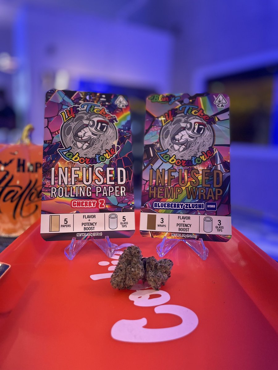maywoodscookies's tweet photo. #LiftTickets #InfusedPapers Rolling Papers & Hemp Wraps w/ Matching Glass Tips #StrainSpecific #Potent #Flavorful #CookiesMaywood https://t.co/GQbZbIQA89