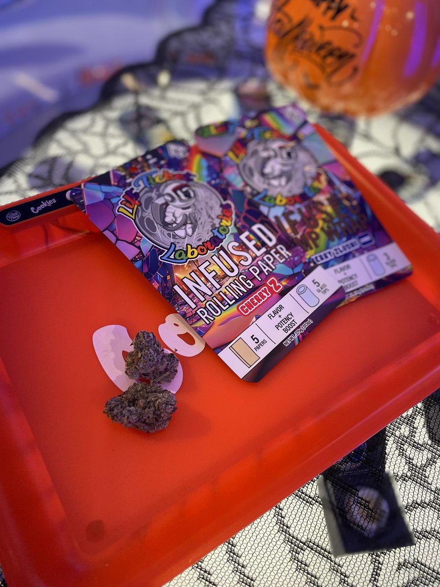 maywoodscookies's tweet photo. #LiftTickets #InfusedPapers Rolling Papers & Hemp Wraps w/ Matching Glass Tips #StrainSpecific #Potent #Flavorful #CookiesMaywood https://t.co/GQbZbIQA89
