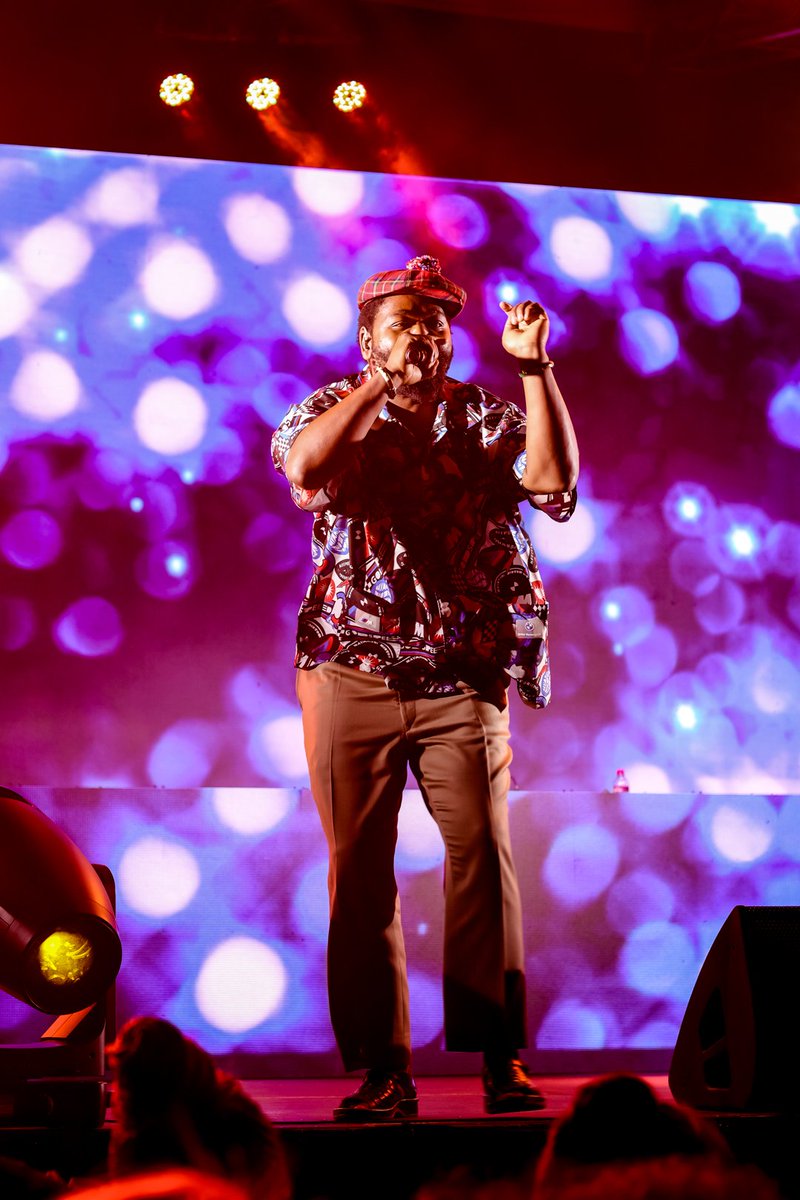 kekarabo28's tweet photo. It's always beautiful when Thee great @Sjava_atm blesses the stage 👑. I'm a big fan of his music. Amagama has to be the best love song in South Africa. 😅🌍

📍@yfm Lyfe https://t.co/3we8ejWVgC