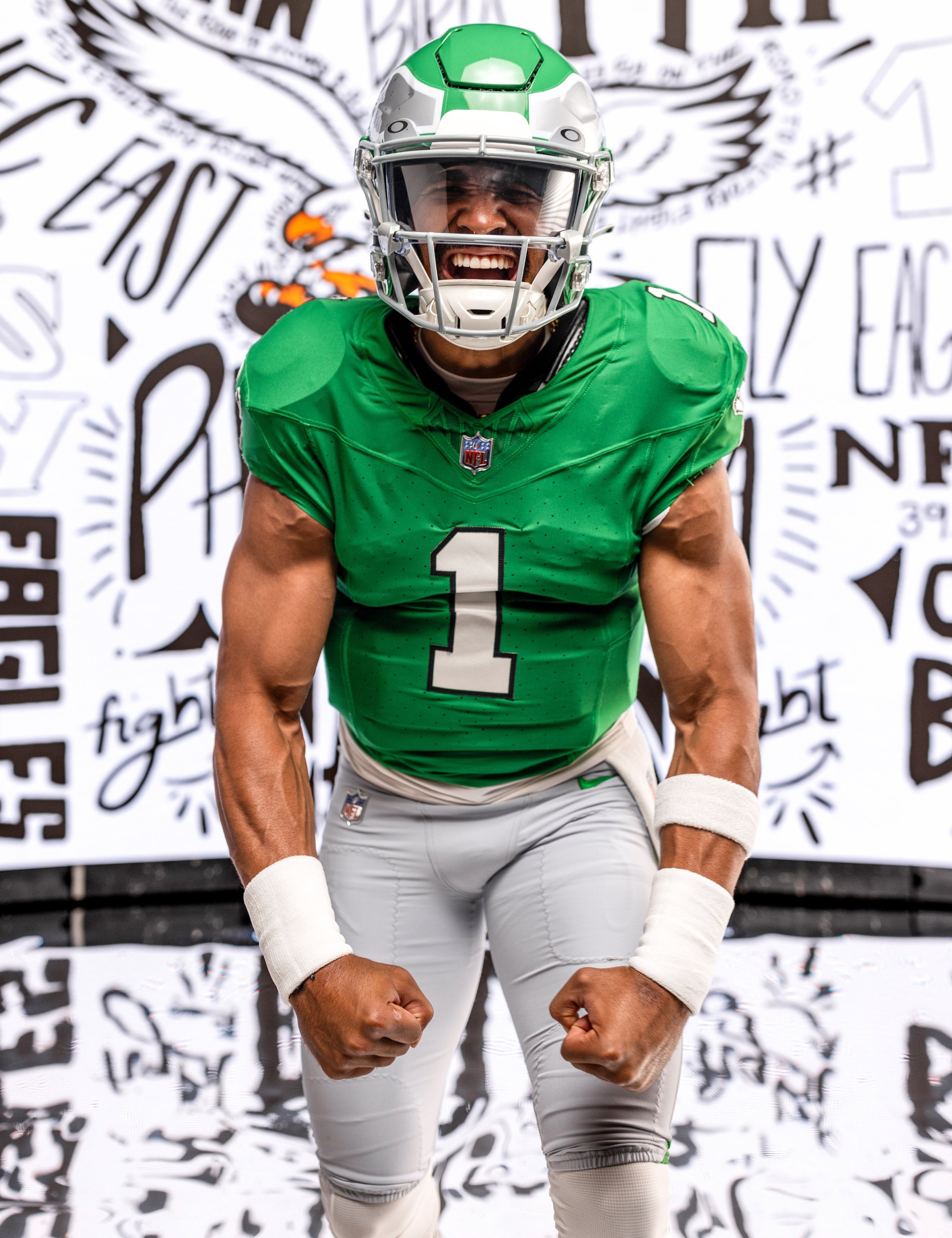 Andrew Lind on X: The Philadelphia Eagles will wear their new Kelly green  throwback uniforms for the first time this season during tonight's game  against the Miami Dolphins:    / X