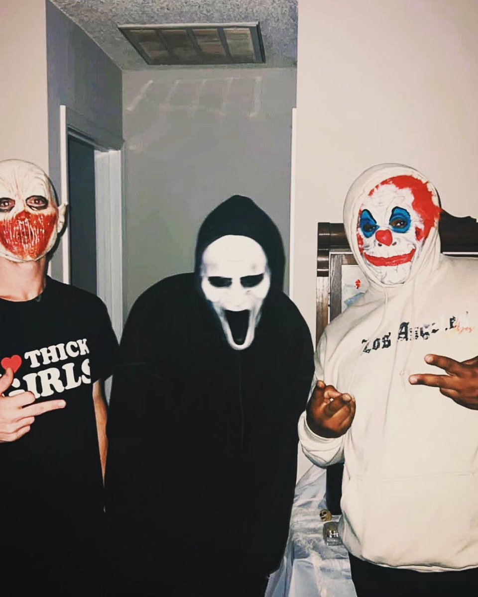 smokeeRF's tweet image. spooky season.. 👻🔪