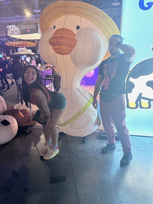 Day 3 family photo https://t.co/GJt7tAsFz7