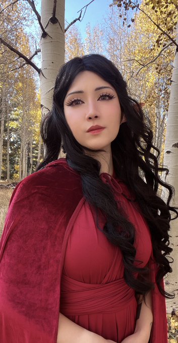 Just an elven maiden enjoying the colors of the leaves changing ❤️ https://t.co/jp12JEuGZS