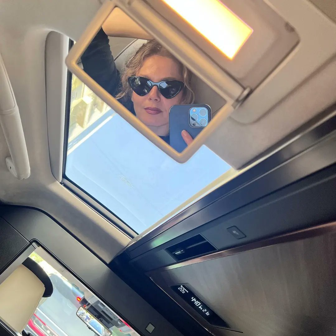 curcufans's tweet photo. Kıymetli Burcu'm 🥰🥰 https://t.co/wswK0F902g