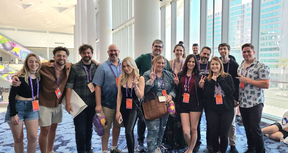 imagine not being at TwitchCon Vegas just outside the FrankerZ room meeting and greeting this beautiful group of people rn ❤️